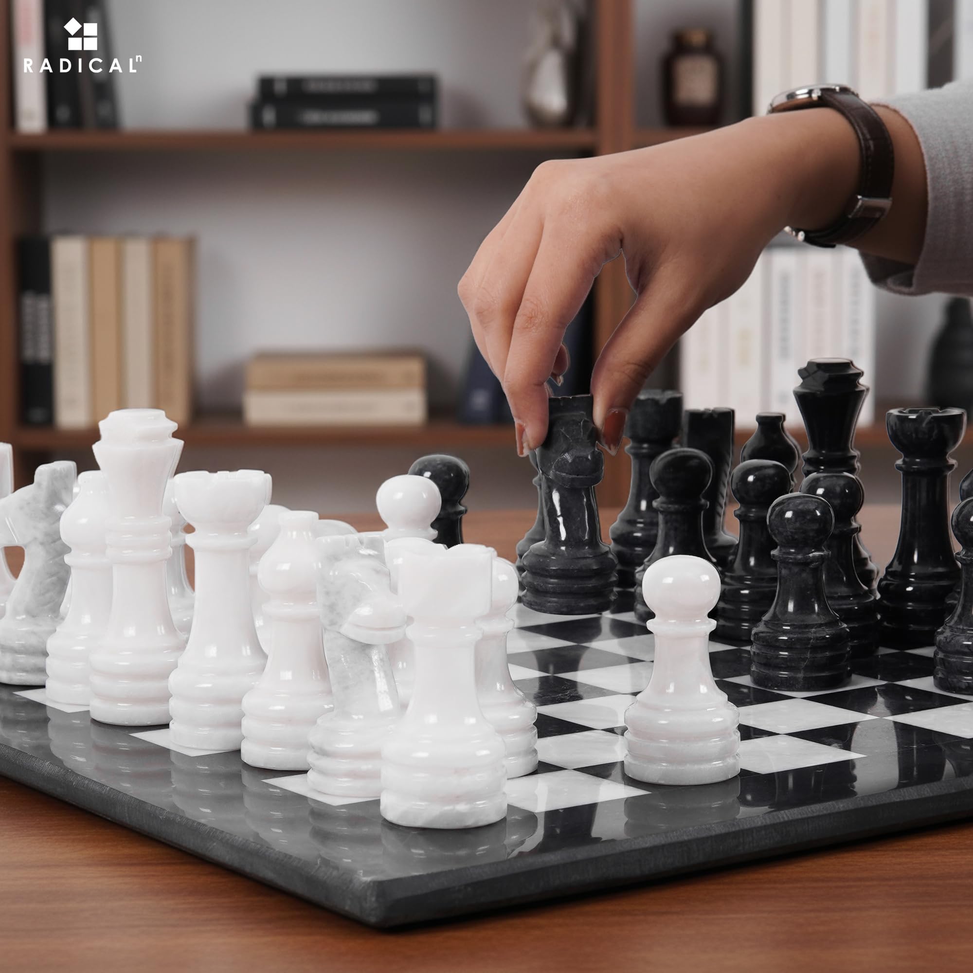 Amazon | Radicaln 大理石チェスセット 15インチ ブラック&ホワイト